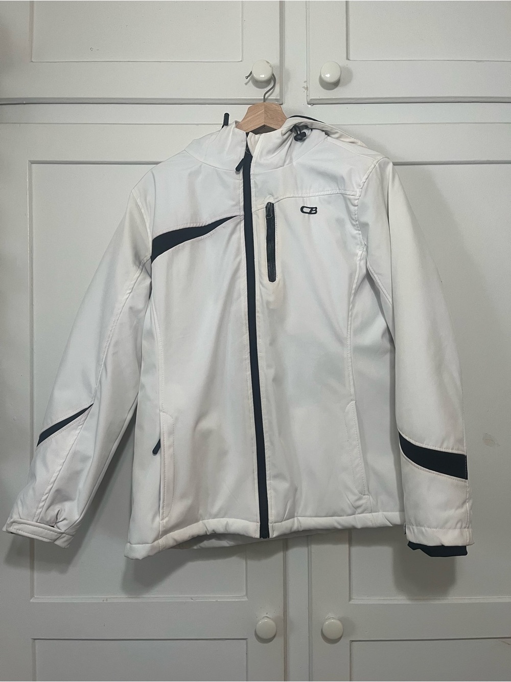 CB Sports White Hooded Ski / Snowboard Jacket – Women’s XL